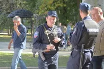 Розстріляв ментів та біг до українців Архів журналіста ментів