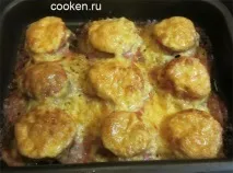 М’ясо по-французьки з помідорами в духовці. духовці