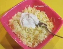 М’ясо по-французьки з помідорами в духовці. помідорами