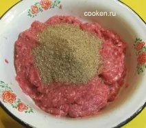 М’ясо по-французьки з помідорами в духовці. по-французьки