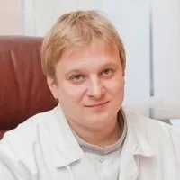 Догляд за трояндами навесні на дачі добриво, обрізання та мульчування навесні