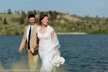 Під час весільної фотосесії нареченого вкусила гримуча змія фотосесії
