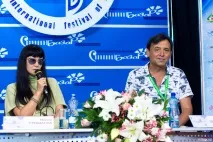 Я така сама, як і Мері Поппінс — добра, але строга така