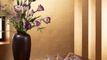 Шпалери з квітами в інтер’єрі. стін