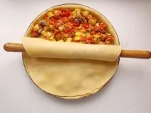 Овочевий пиріг з баклажанами, кабачками, перцем та помідорами овочевий
