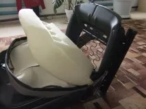Передні сидіння скриплять і дратують Вам знову сюди! сюди