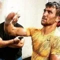 Олександр Устинов переміг Рафаеля Лава технічним нокаутом у 1 раунді олександр