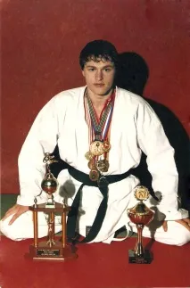 Аслан Губашієв - Перший чемпіон аслан
