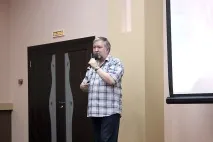 Конспект. Олексій Водовозов — про те, як правильно вибрати вакцину та чи викликають щеплення аутизм, Ася Казанцева — про значущість осіб правильно