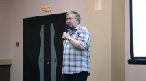 Конспект. Олексій Водовозов — про те, як правильно вибрати вакцину та чи викликають щеплення аутизм, Ася Казанцева — про значущість осіб вибрати