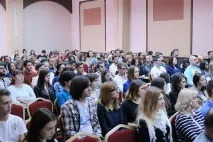 Конспект. Олексій Водовозов — про те, як правильно вибрати вакцину та чи викликають щеплення аутизм, Ася Казанцева — про значущість осіб правильно