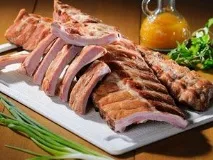 Страви з копченими реберцями що приготувати, рецепти реберцями