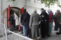 Пошуком старців люди заповнюють духовну порожнечу, Православ’я та світ люди