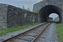 Для чого потрібне каміння вздовж залізничних колій вздовж