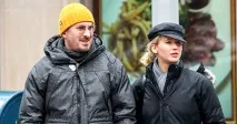 Jennifer Lawrence și Darren Aronofsky neagă zvonurile despre despărțire prin aranjarea unei întâlniri