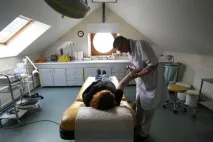 Як лікувати меланому вузлів