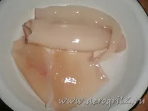 Кальмари зі спагетті. спагетті