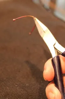 Квакушка з мідного дроту, або Приборкання норовливого дроту