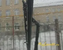 Стрибають і скриплять двірники двірники