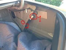 Очищення механізму висувної антени в автомобілі Toyota Camry 2001 автомобілі