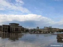 Площа театру імені Камала у Казані. площі