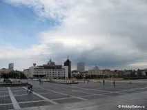 Площа театру імені Камала у Казані. театру