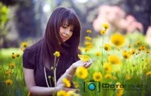 Пози для фотосесії на природі в парку влітку, взимку, восени, удвох у лісі парку