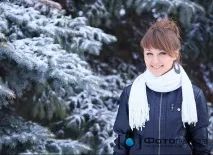 Пози для фотосесії на природі в парку влітку, взимку, восени, удвох у лісі парку