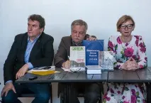 Чим людина відрізняється від метелика, а народ від населення людина