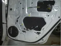 Шумоізоляція та заміна музики в Toyota Prius ZVW30, Автомобільний настановний центр музики