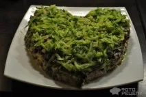 Рецепт Листковий салат Улюблений, З копченою куркою,чорносливом та грибами листковий