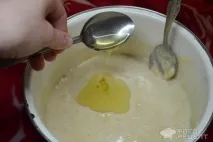 Рецепт Не солодкий млинцевий торт на 8 березня, з начинкою з курячої грудки, цибулі та сметани млинцевий