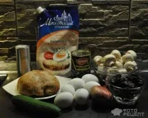 Рецепт Листковий салат Улюблений, З копченою куркою,чорносливом та грибами улюблений
