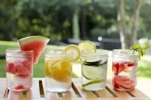 5 рецептів вітамінної води води