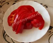 помідорами