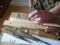 Виготовлення дерев’яної різьбленої кухонної лопатки «Первоцвіт» дерев