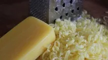 Як легко позбутися запаху сечі на дивані в домашніх умовах сечі