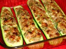 Як приготувати фаршовані кабачки з м’ясом, запечені в духовці ясом