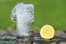 Як зробити вітамінну воду воду