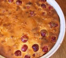 Шарлотка з вишнями шарлотка