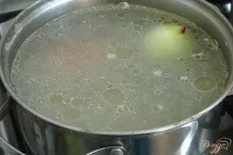 Куряче грибний бульйон з вермішеллю. грибний