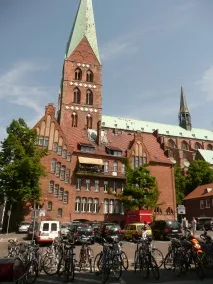 Любек - подорож до середньовіччя - екскурсія Любеком від українськомовних гідів екскурсія