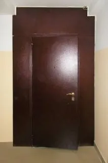 Металеві двері в загальний коридор та приквартирний хол приквартирний