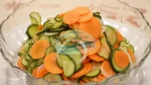 Огірки з морквою на зиму морквою