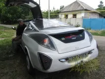 Пенсіонер зробив своїми руками свій суперкар своїми