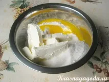 Пиріг з вишнею та абрикосами вишнею