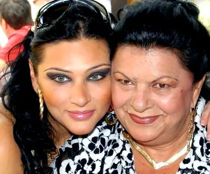 tina atât