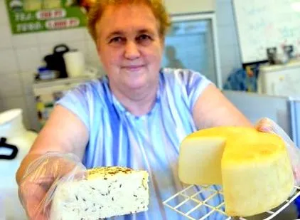 mănâncă