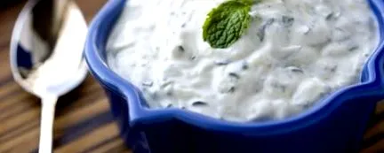 iaurt salată