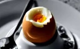 цели яйца жълт